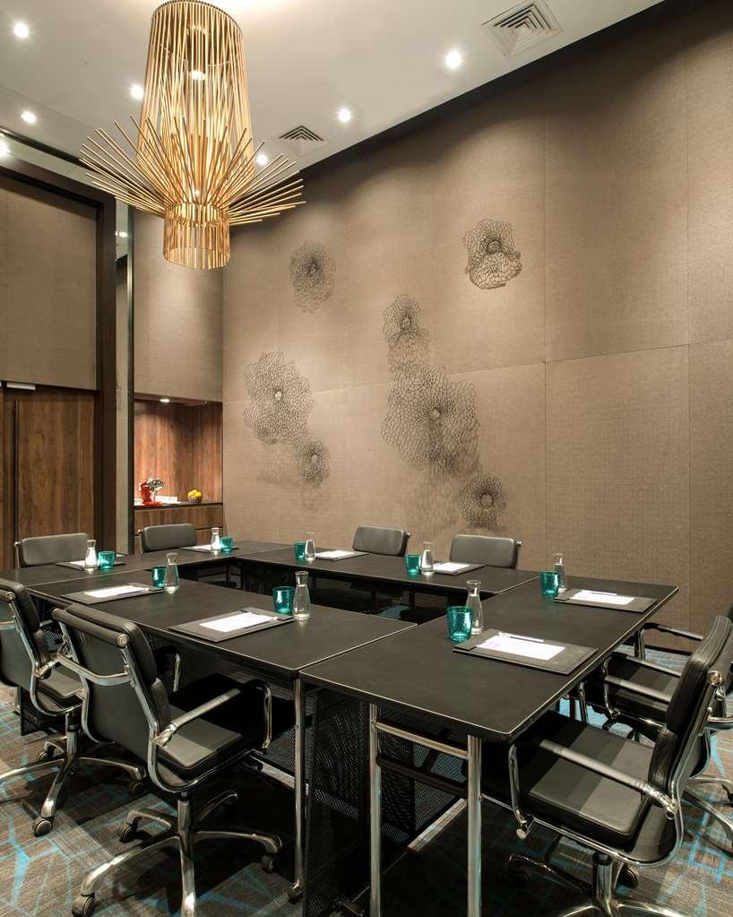 Hyatt Centric Candolim Goa المرافق الصورة Meeting room