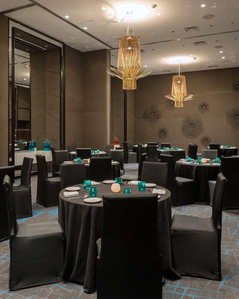 Hyatt Centric Candolim Goa المرافق الصورة The ballroom at the hotel