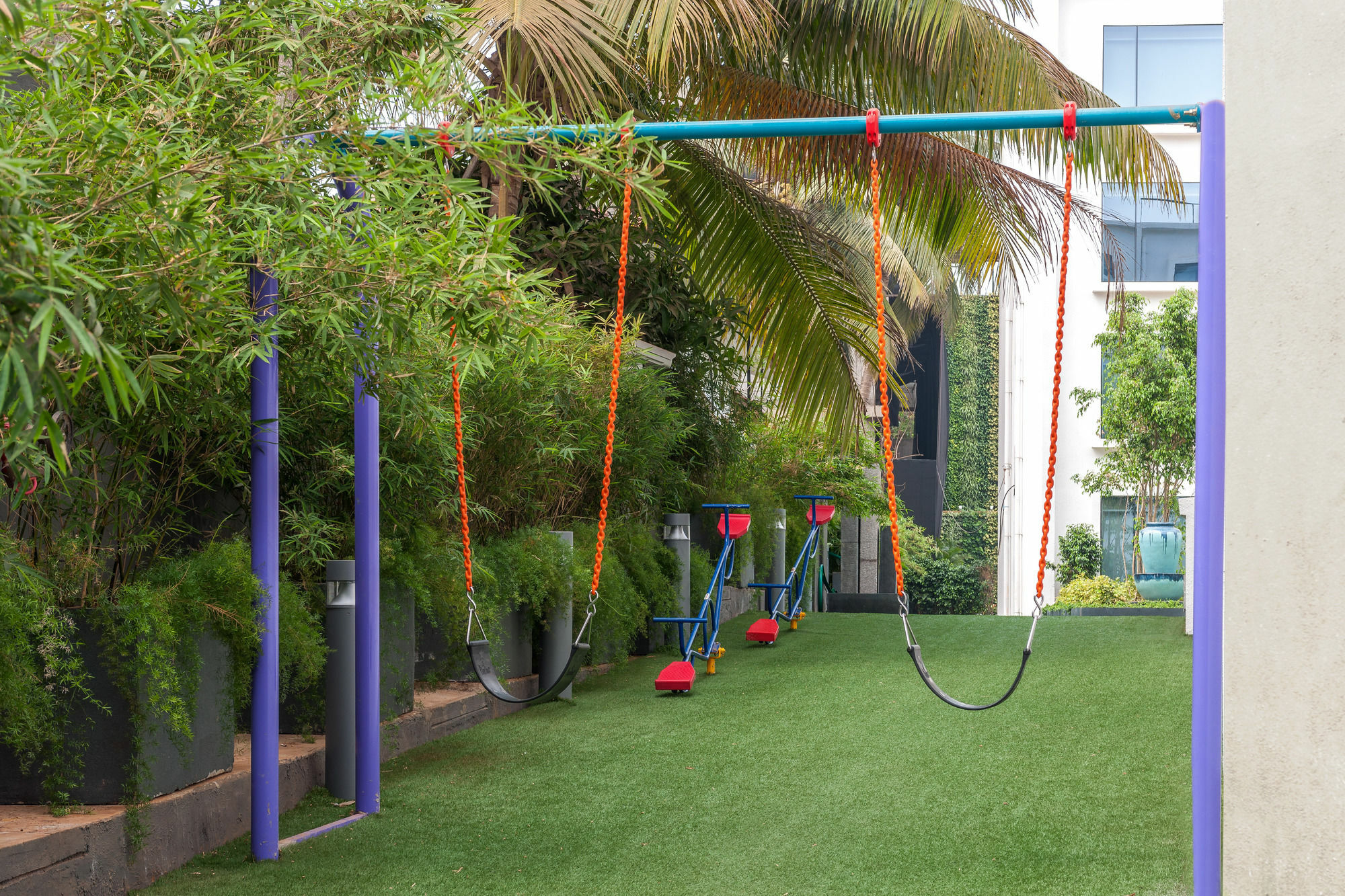 Hyatt Centric Candolim Goa المظهر الخارجي الصورة Playground at the school